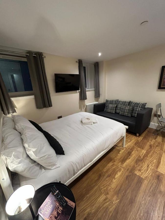 Modern Double Room With Sofa Edynburg Zewnętrze zdjęcie